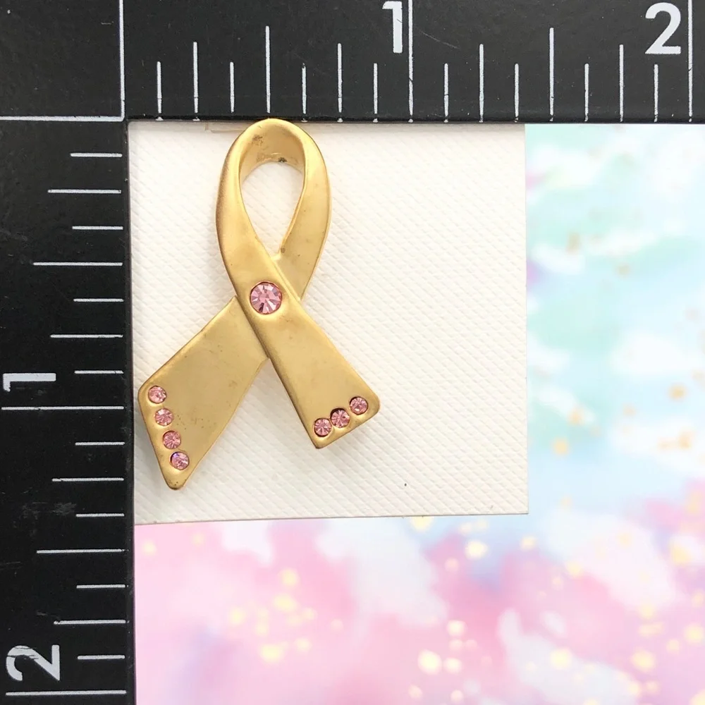🍀 Gold Tone Pink Ribbon Breast Cancer Brooch